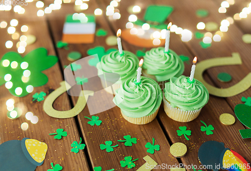 Image of green cupcakes and st patricks day party props