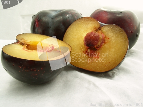Image of plum "red heart"