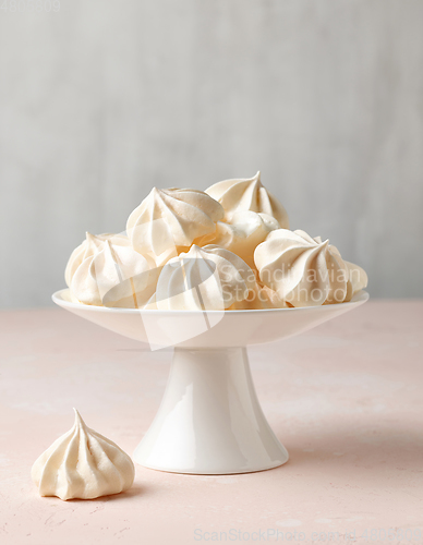 Image of freshly baked meringue cookies