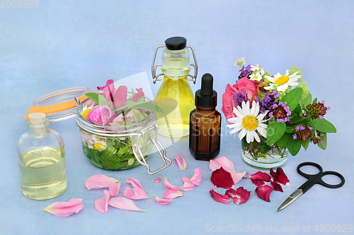 Image of Aromatherapy Essential Oil Preparation