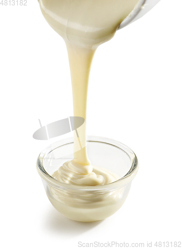 Image of melted white chocolate