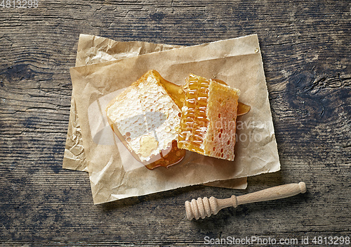 Image of fresh honey comb pieces