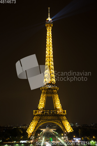 Image of Eiffel Tower at nigh in Paris