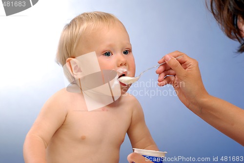 Image of A child during the feeding