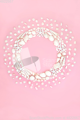 Image of Abstract Seashell Wreath with White Shells