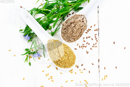 Image of Bran and flour flaxseed in spoons on board top