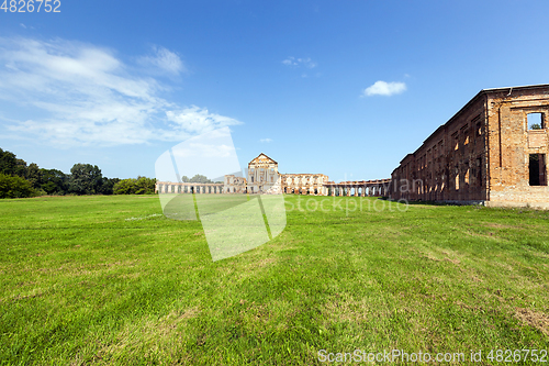 Image of the ruins of an ancient castle