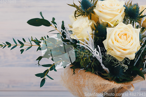 Image of elegant bouquet of White roses