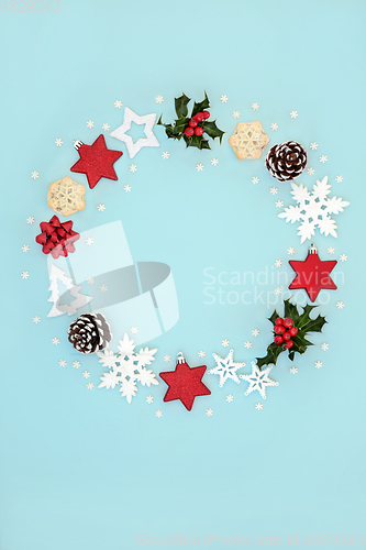 Image of Abstract Minimal Christmas Wreath Composition 