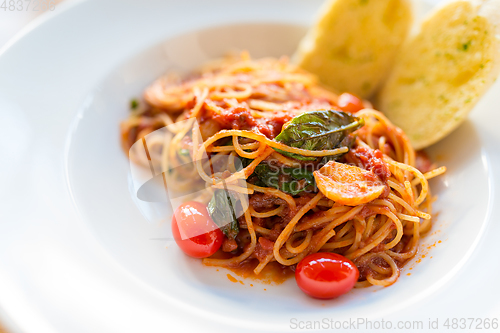 Image of Spaghetti with tomato sauce