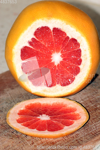 Image of cut grapefruit