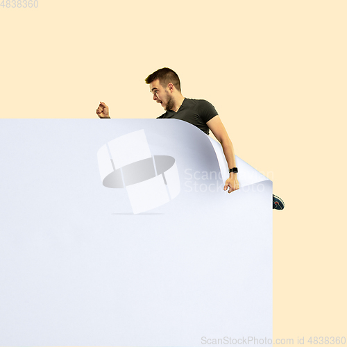 Image of Imagine who\'s covering white sheet to get digital file icon