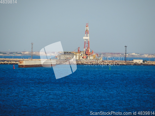 Image of Sea drilling rig.