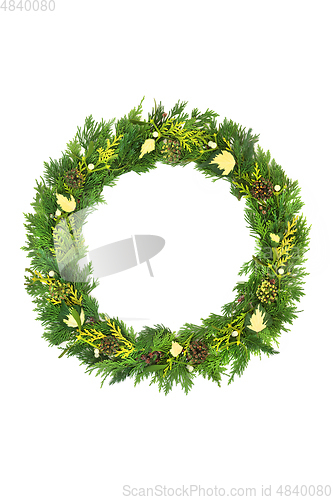 Image of Cedar Mistletoe and Ivy Winter Wreath