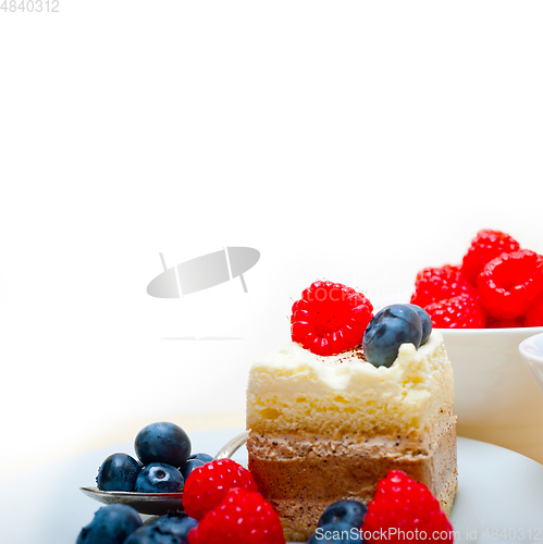 Image of fresh raspberry and blueberry cake