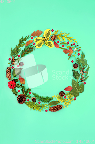 Image of Traditional Winter and Christmas Abstract Wreath Design