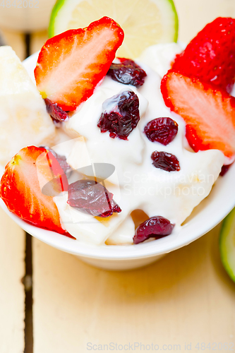 Image of fruit and yogurt salad healthy breakfast