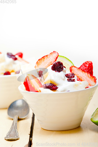Image of fruit and yogurt salad healthy breakfast