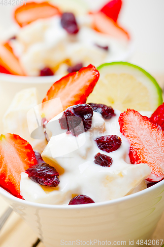 Image of fruit and yogurt salad healthy breakfast