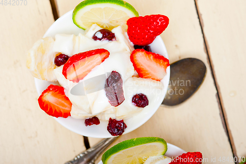 Image of fruit and yogurt salad healthy breakfast
