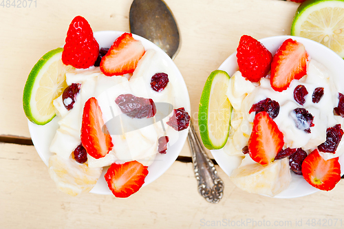 Image of fruit and yogurt salad healthy breakfast