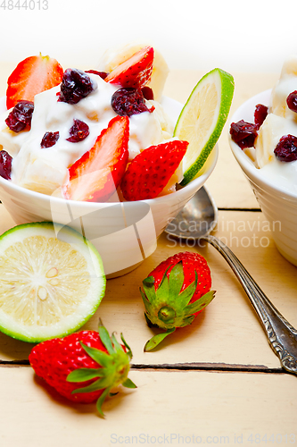 Image of fruit and yogurt salad healthy breakfast