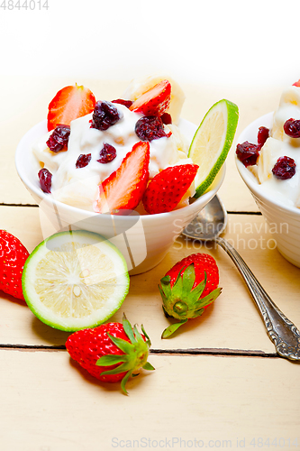 Image of fruit and yogurt salad healthy breakfast