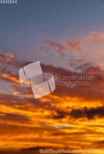 Image of Orange sky, out of focus