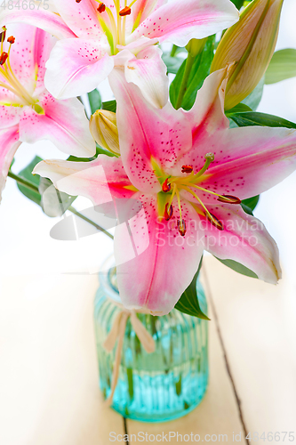 Image of pink lily flower bouquet