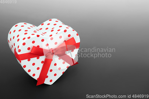 Image of Valentines Day Heart Shaped Gift Box for Lovers