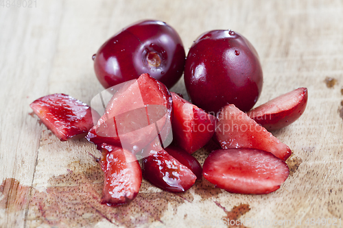 Image of cut cherry