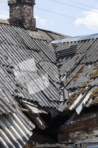 Image of broken and ruined slate