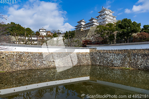 Image of Himeji castle and blue sky