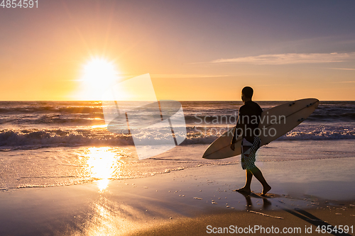 Image of Surfer watching the waves