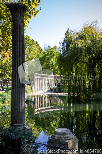 Image of Corinthian colonnade in Parc Monceau, Paris, France