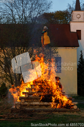 Image of big fire, burning witches