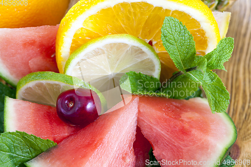 Image of Fruit for eating cut