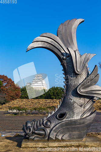 Image of Himeji castle and shachihoko statue