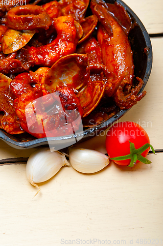 Image of fresh seafoos stew on an iron skillet