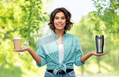 Image of woman comparing thermo cup and paper coffee cup