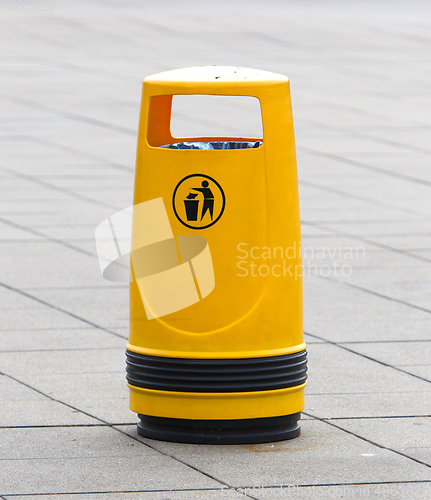Image of Old yellow bin