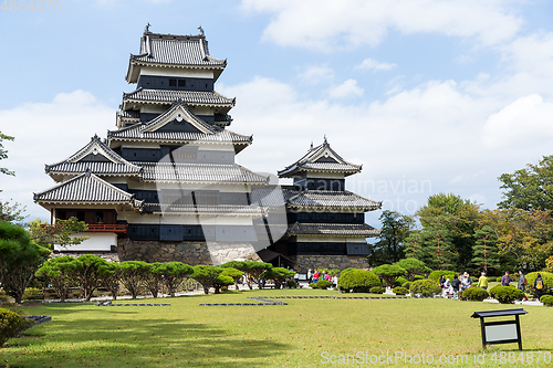 Image of Matsumoto Castle and garden