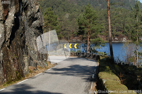 Image of Norwegian road_2_17.04.2005