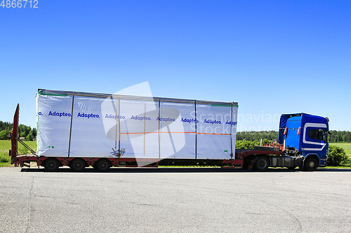 Image of Oversize Load Transport of Prefabricated House Module