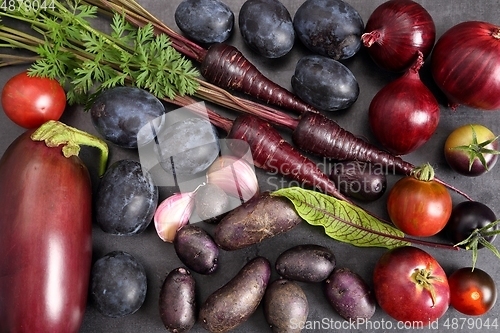 Image of Purple vegetables and fruits.