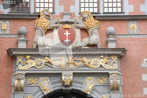 Image of Statue with Gdansk coat of arms