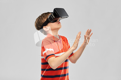 Image of boy in vr glasses