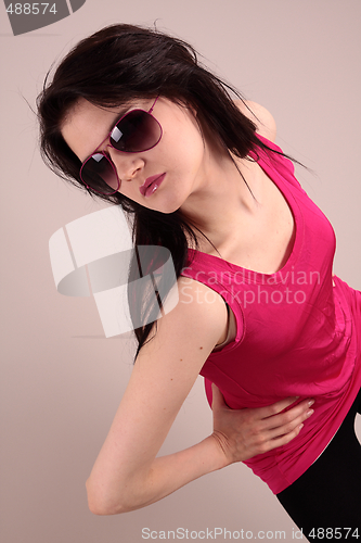 Image of Woung woman with sunglasses
