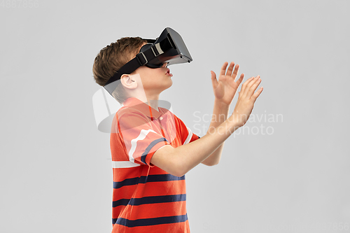 Image of boy in vr glasses