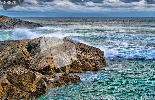 Image of rocks at the sea